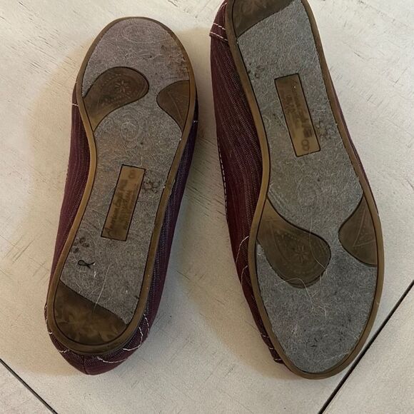 American Eagle Open Toe Flats - Picture 3 of 3